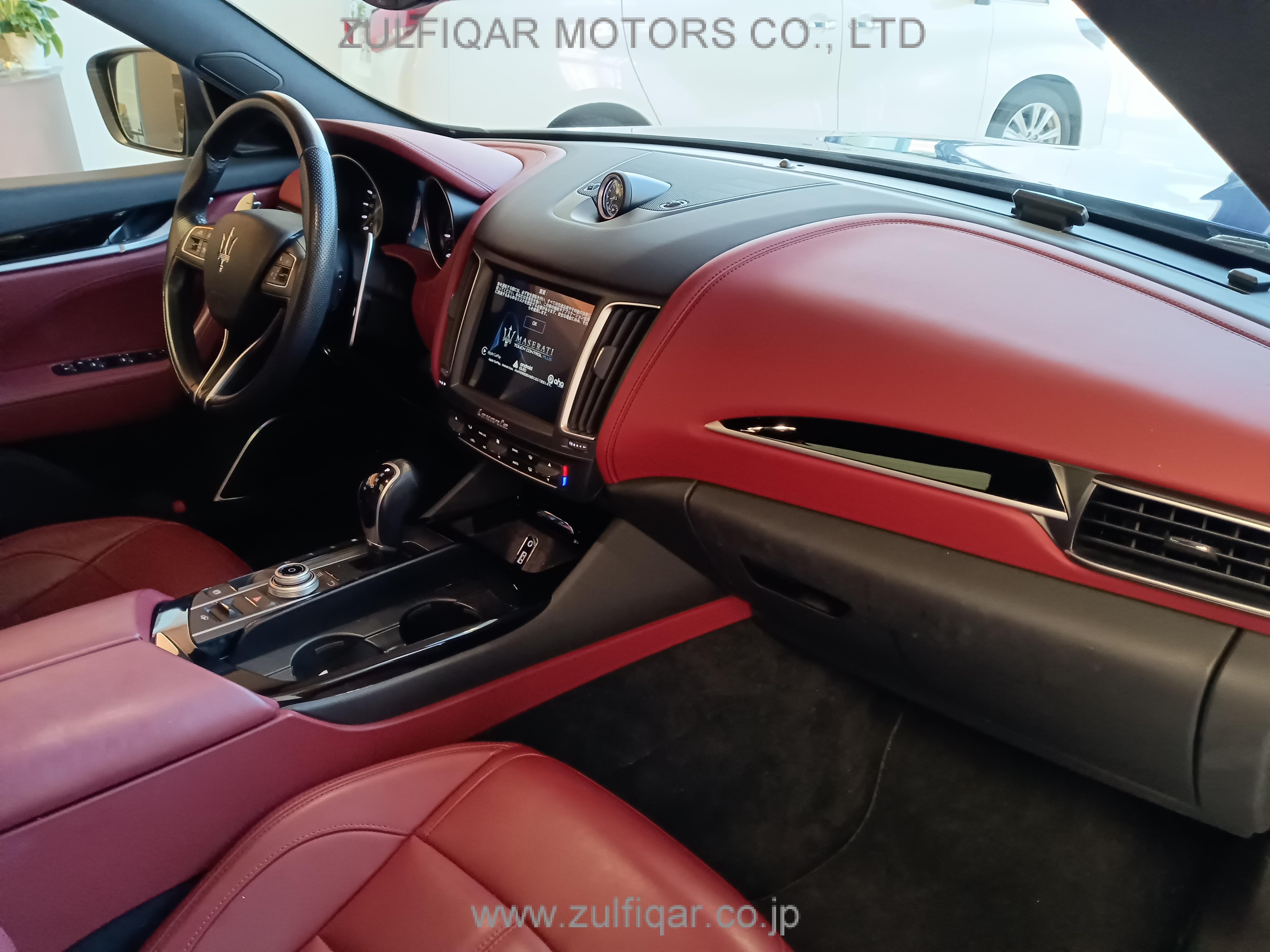 MASERATI LEVANTE 2017 Image 32