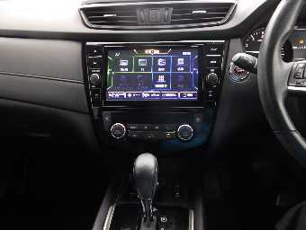 NISSAN X-TRAIL 2018 Image 8