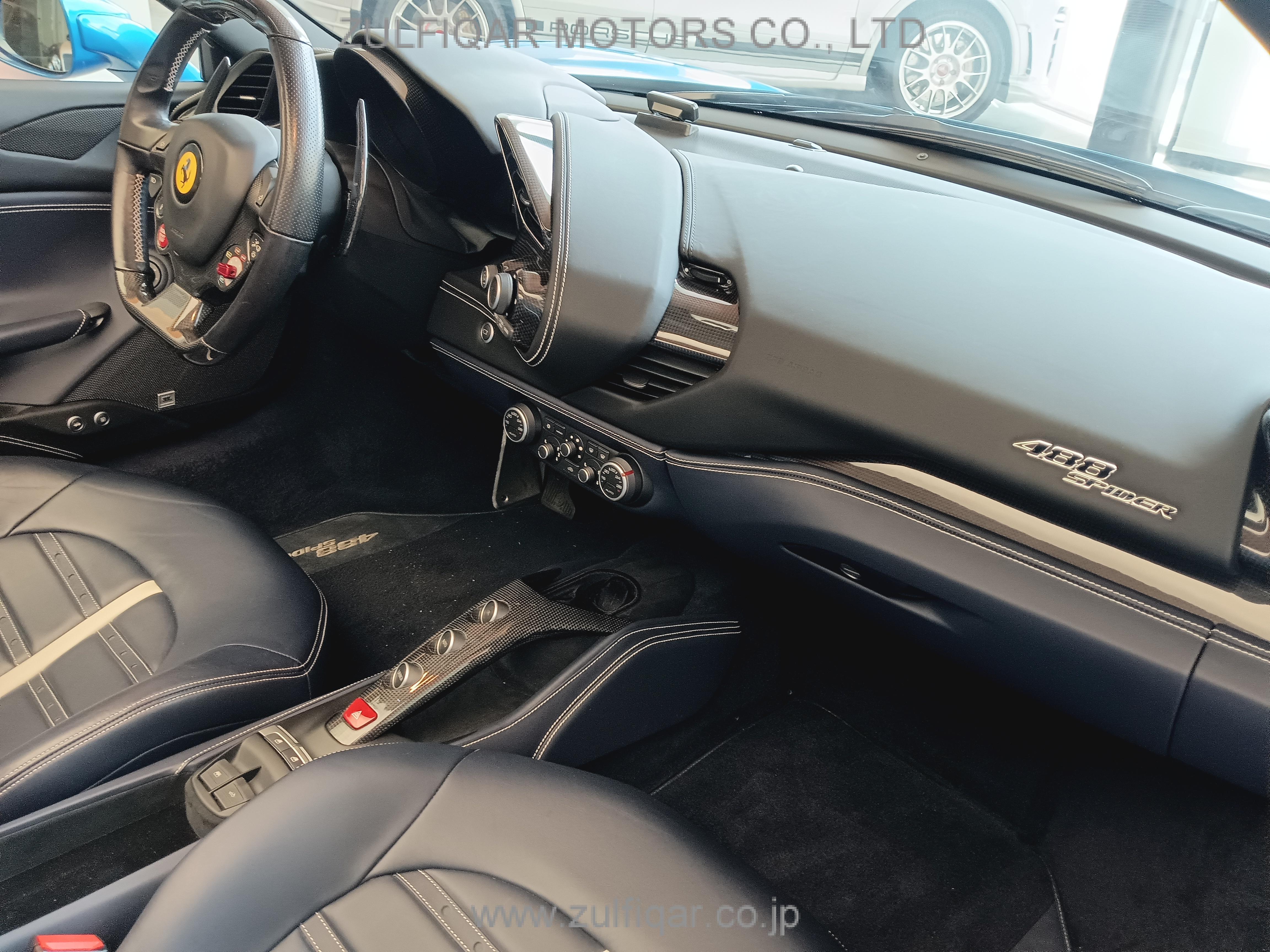 FERRARI 488 SPIDER 2016 Image 35