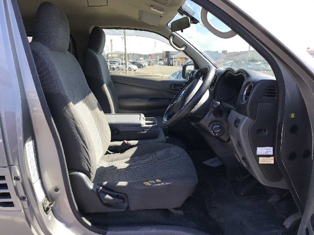 NISSAN NV350 CARAVAN 2017 Image 23