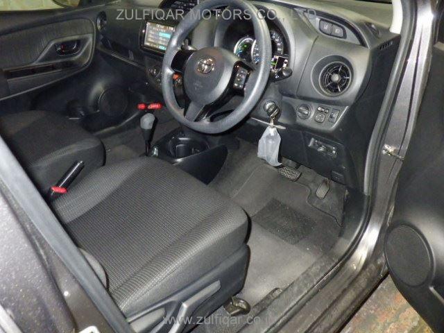 TOYOTA VITZ 2019 Image 3