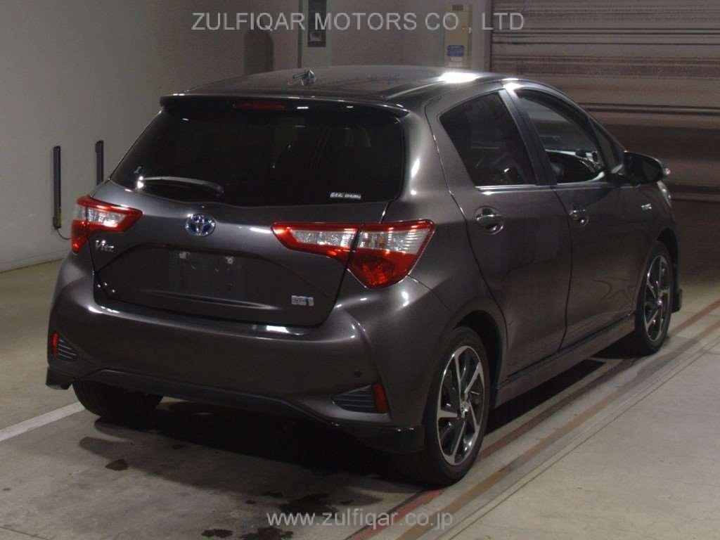 TOYOTA VITZ 2017 Image 2