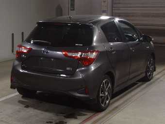 TOYOTA VITZ 2017 Image 2
