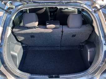 TOYOTA VITZ 2017 Image 14