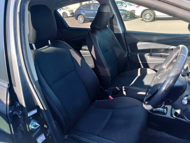 TOYOTA VITZ 2017 Image 28