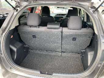 TOYOTA VITZ 2017 Image 8