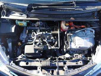 TOYOTA VITZ 2017 Image 10