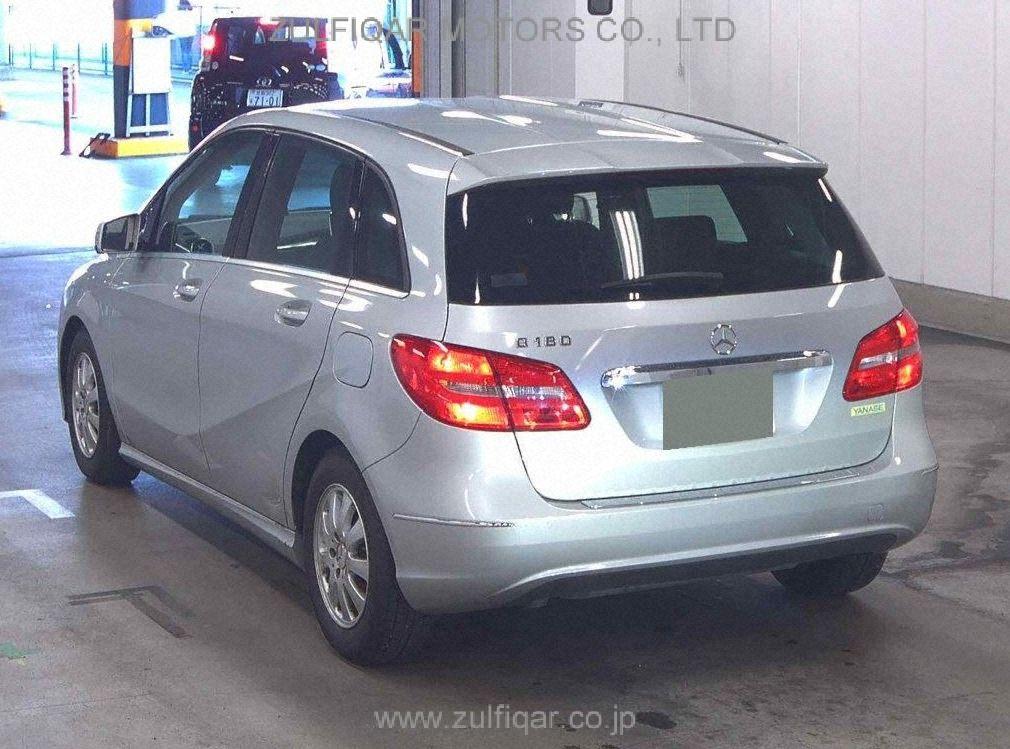 MERCEDES BENZ B CLASS 2014 Image 2