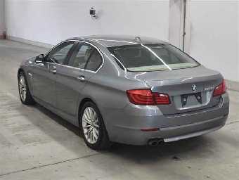 BMW 5 SERIES 2011 Image 2