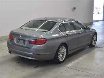 BMW 5 SERIES 2011 Image 5