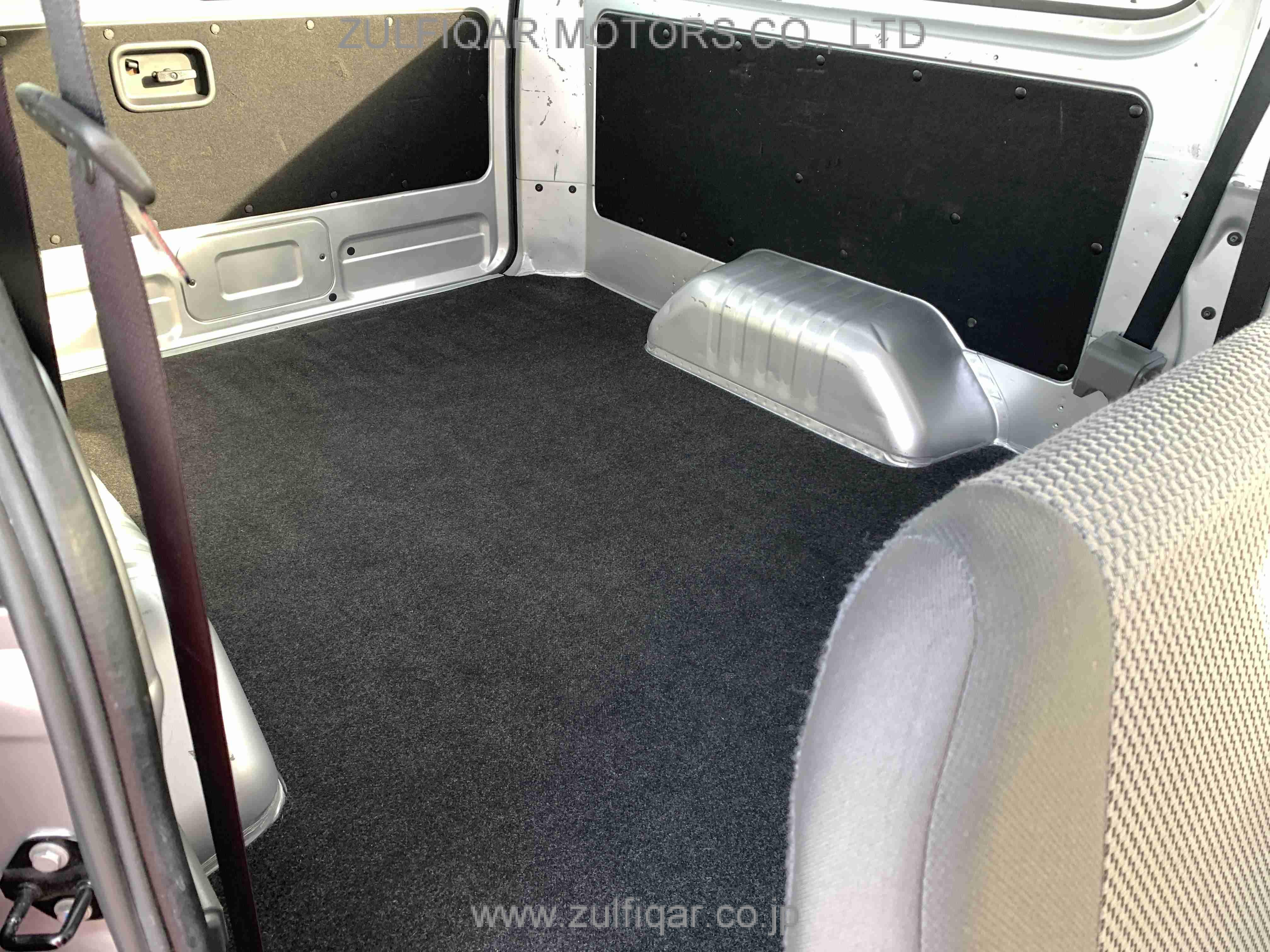 NISSAN NV350 CARAVAN 2019 Image 23