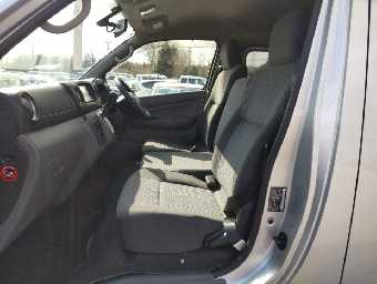 NISSAN NV350 CARAVAN 2019 Image 14