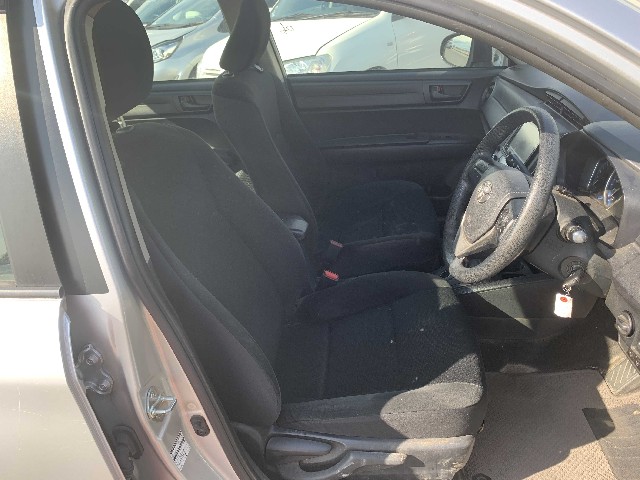 TOYOTA COROLLA AXIO 2018 Image 19