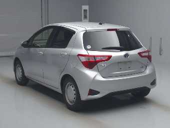 TOYOTA VITZ 2019 Image 4