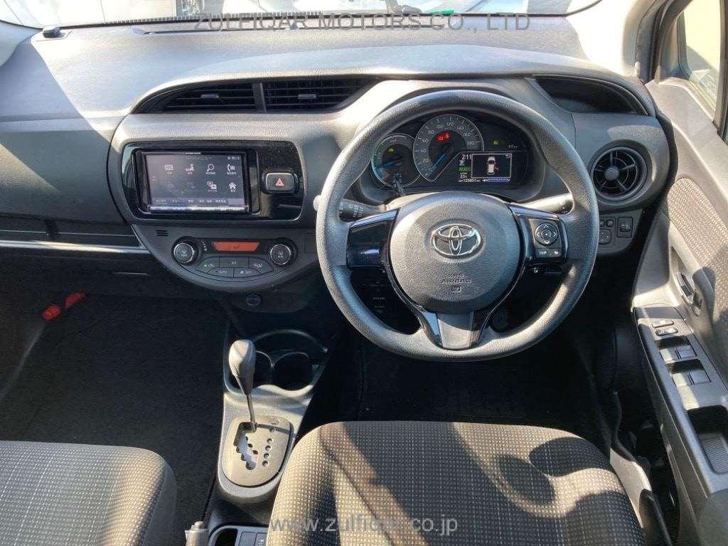 TOYOTA VITZ 2019 Image 6