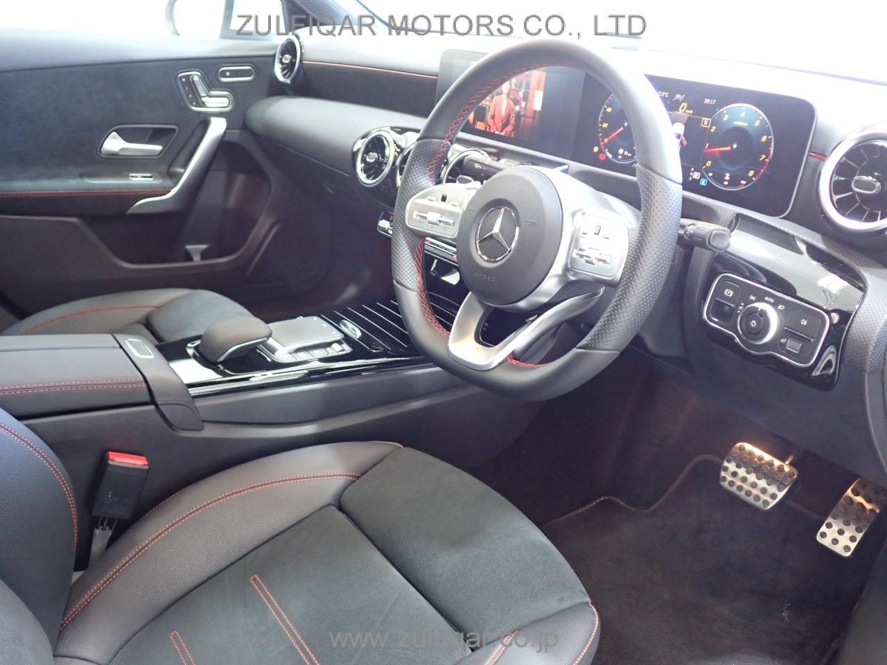 MERCEDES BENZ A CLASS SEDAN 2020 Image 3