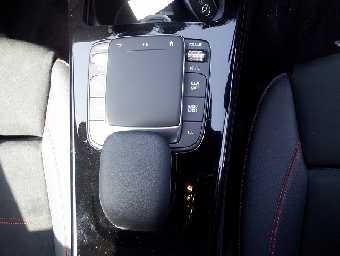 MERCEDES BENZ A CLASS SEDAN 2020 Image 28