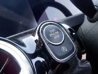 MERCEDES BENZ A CLASS SEDAN 2020 Image 29