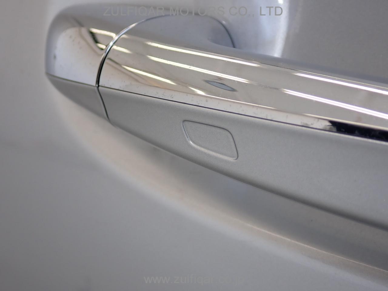 MERCEDES BENZ A CLASS SEDAN 2020 Image 9