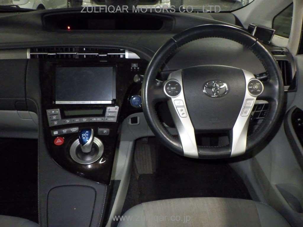 TOYOTA PRIUS PHV 2015 Image 6