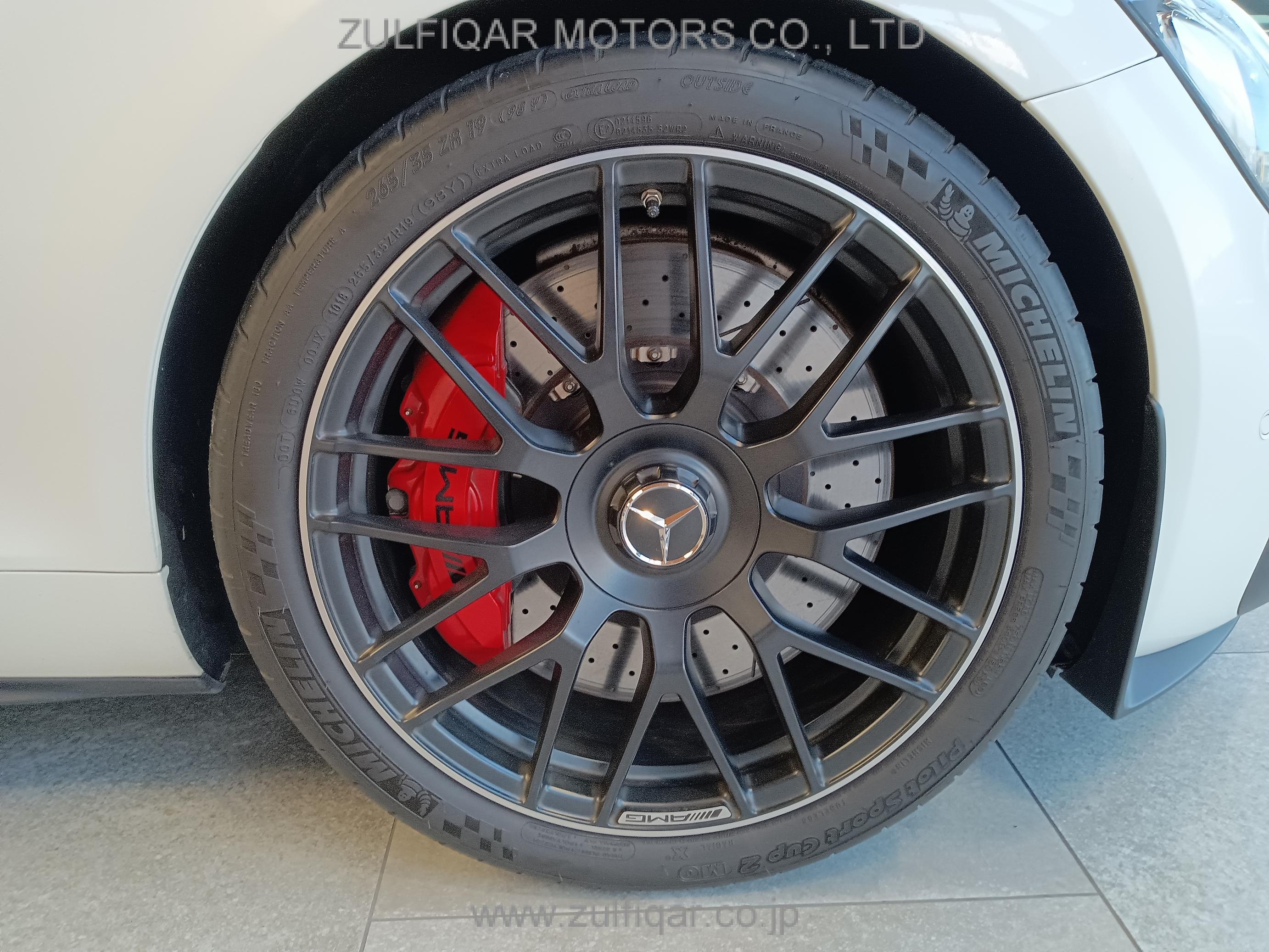 MERCEDES AMG GT 2017 Image 34