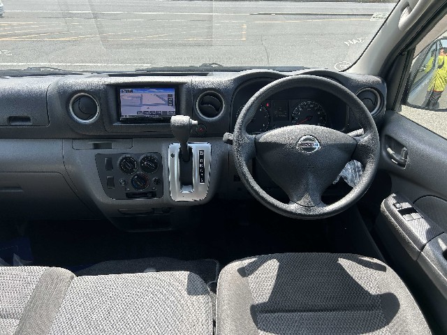NISSAN NV350 CARAVAN 2018 Image 19