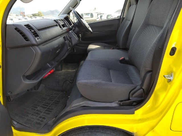 TOYOTA HIACE 2019 Image 20