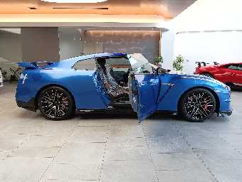 NISSAN GT-R 2023 Image 13