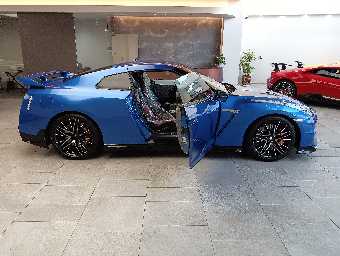 NISSAN GT-R 2023 Image 14