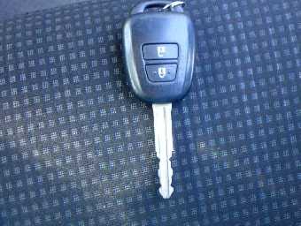 TOYOTA VITZ 2019 Image 8