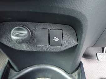 TOYOTA VITZ 2019 Image 9