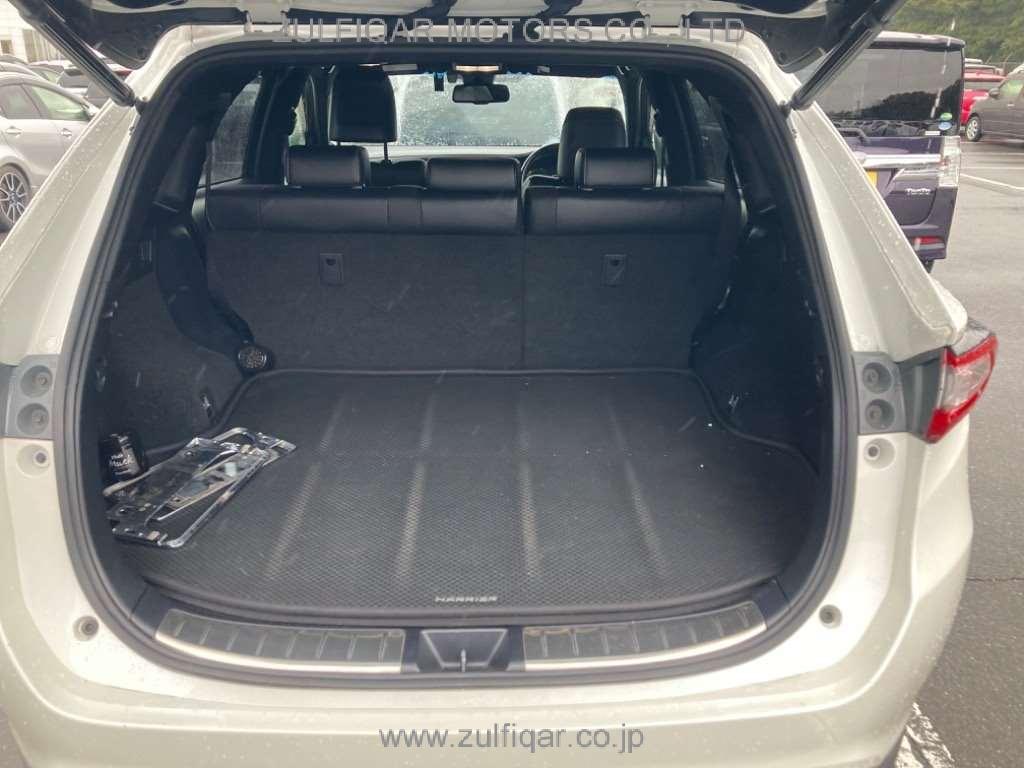 TOYOTA HARRIER 2019 Image 8