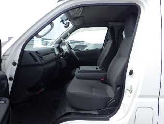 TOYOTA HIACE 2016 Image 18
