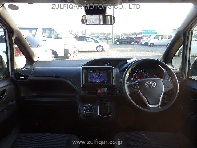 TOYOTA NOAH 2019 Image 12