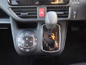 TOYOTA NOAH 2019 Image 13