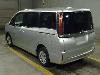 TOYOTA NOAH 2019 Image 4