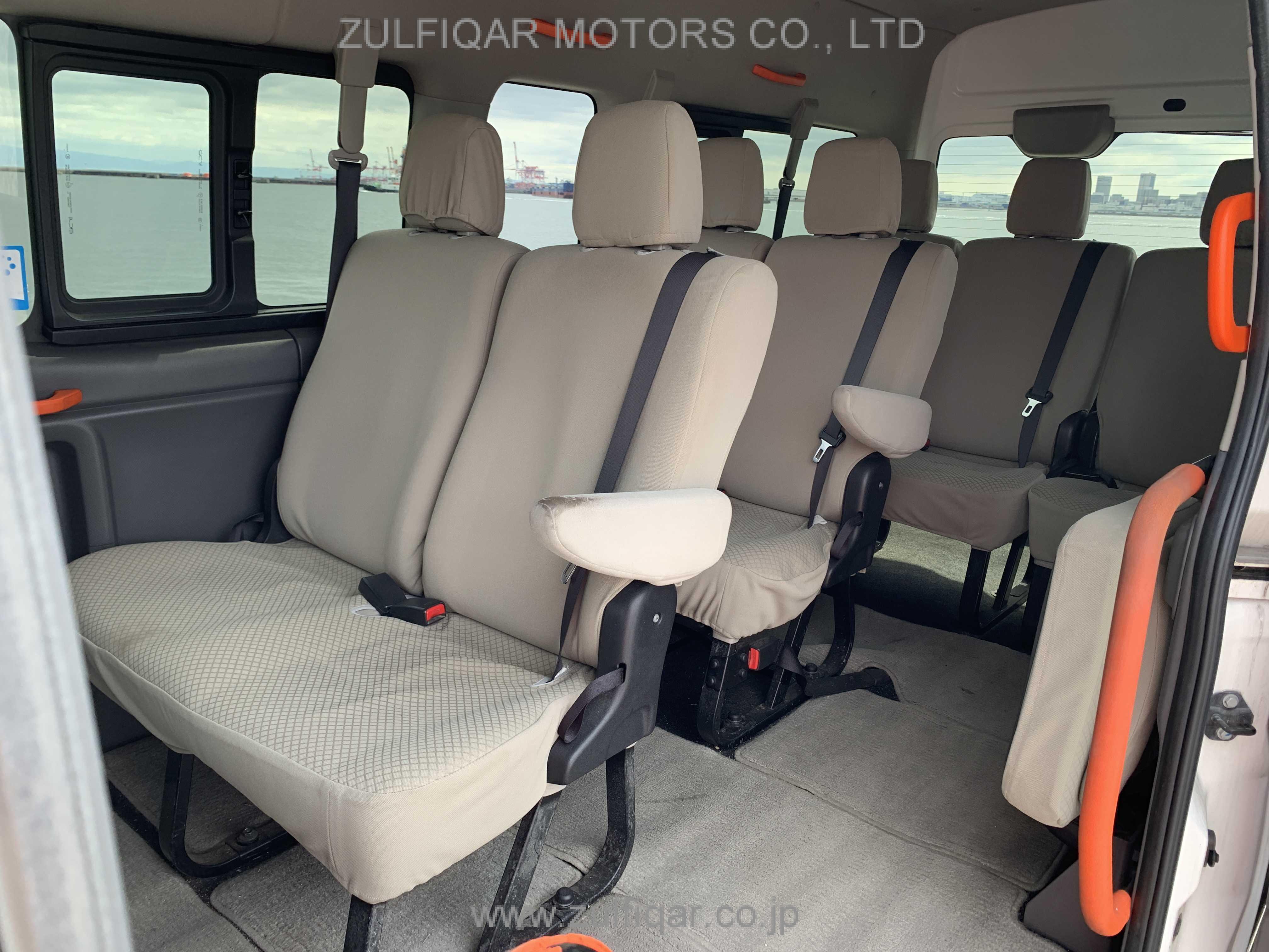 NISSAN NV350 CARAVAN WAGON 2016 Image 20