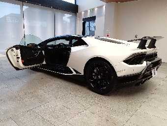 LAMBORGHINI HURACAN 2018 Image 24