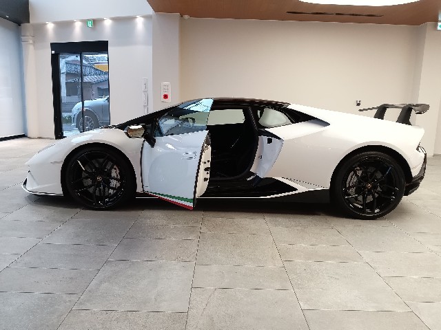 LAMBORGHINI HURACAN 2018 Image 32