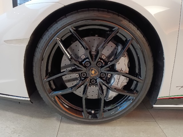 LAMBORGHINI HURACAN 2018 Image 45