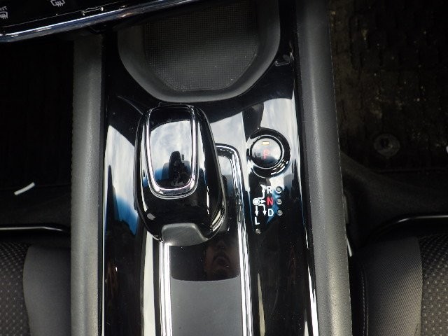 HONDA VEZEL 2018 Image 25