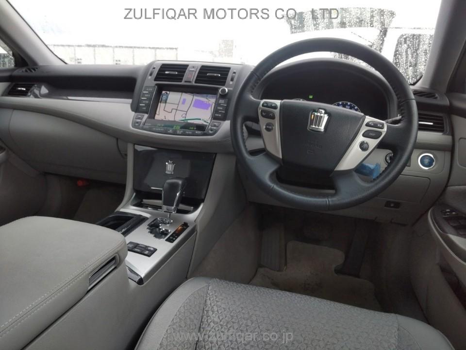 TOYOTA CROWN 2011 Image 8