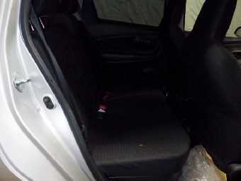 TOYOTA VITZ 2019 Image 5