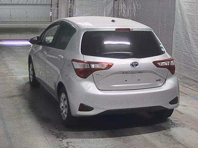 TOYOTA VITZ 2019 Image 8