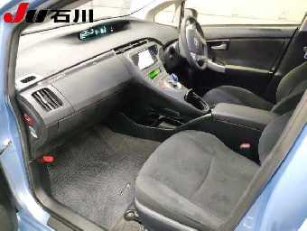 TOYOTA PRIUS 2015 Image 4