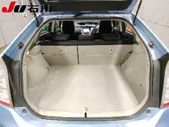 TOYOTA PRIUS 2015 Image 6