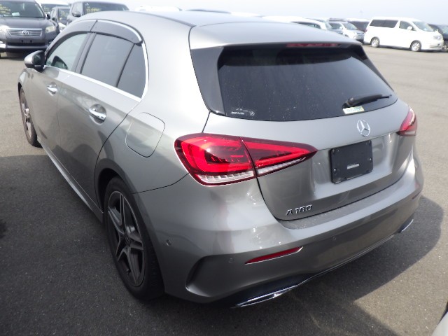 MERCEDES BENZ A CLASS 2019 Image 24