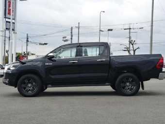 TOYOTA HILUX 2022 Image 2