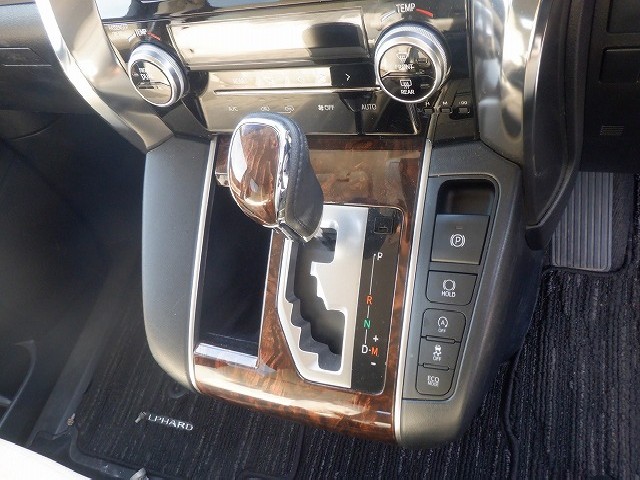 TOYOTA ALPHARD 2020 Image 19