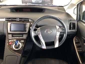 TOYOTA PRIUS PHV 2014 Image 6